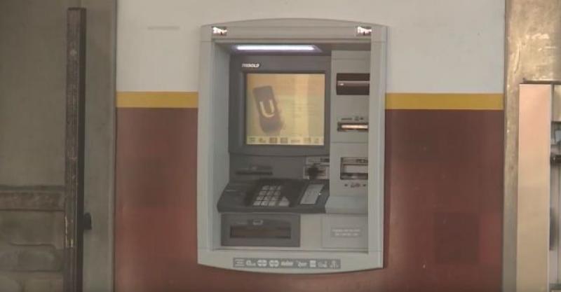 ŠTO KAD BI VAM BANKA GREŠKOM UPLATILA NOVCE? Ovaj par je to saznao...