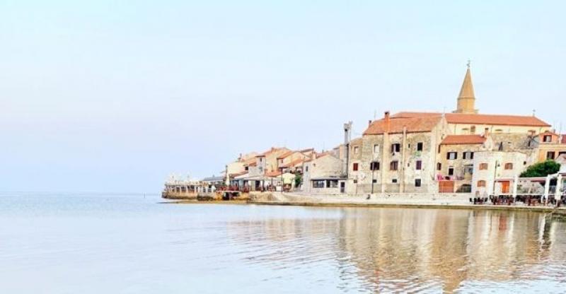 ZAJEDNO SMO JAČI Dragi čitatelji pozivamo vas da zajedno stvorimo predivnu FOTOGALERIJU 'LIJEPA NAŠA'