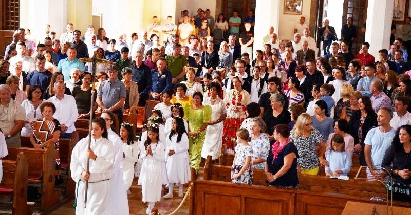 (NEDJELJA NARODA) NA PET JEZIKA MOLILO SE U SALZBRUGU Zajedno s Hrvatima okupili su se članovi filipinske, ukrajinske i sirijske kršćanske zajednice