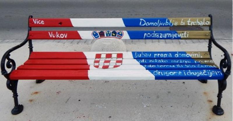 FOTOGALERIJA Ovakve klupe do sad niste vidjeli. Svi bismo trebali voljeti ovako svoje rodne grude