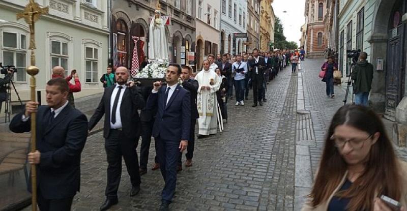 ZAGREB MARIJI Marijanska procesija za život prošla središtem glavnog grada, molila se krunica za nerođene