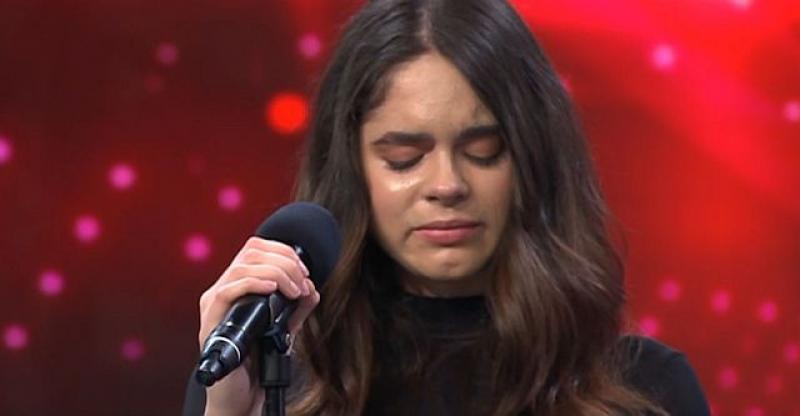 (VIDEO) DJEVOJKA O KOJOJ SE DANIMA PRIČA U HRVATSKOJ Hrvatica iz Njemačke svojom pjesmom, pričom i odvažnošću rasplakala naciju