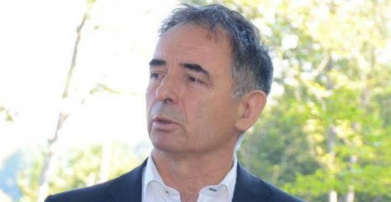PUPOVAC Traži da brigu o Runjaninovu grobu preuzme hrvatska država, naknadu od 10-ak eura godišnje plaćaju zagrebački profesor i član SDP-a Šandor Dembitz i novosadski odvjetnik Branislav Bulić