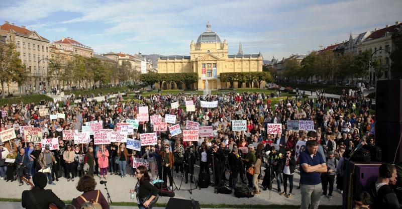 (PROSVJEDI DILJEM HRVATSKE) NEKAŽNJAVANJE ZLOČINA JE ZLOČIN 'Ljute smo. Dosta je ličkog rukovanja i dalmatinskog milovanja'