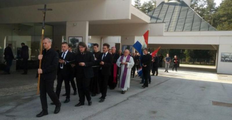 BISKUP MRZLJAK Pohodio Hrvatsku katoličku misiju u Mariboru i služio misu za nevine žrtve komunizma