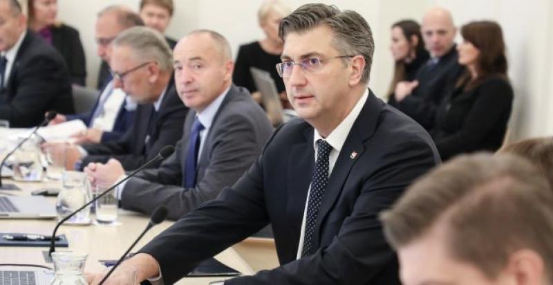 PLENKOVIĆ KAŽE DA JE OVO BEZ PRESEDANA U POVIJESTI HRVATSKIH VLADA U Vladinu mandatu minimalna plaća povećana za 100 eura