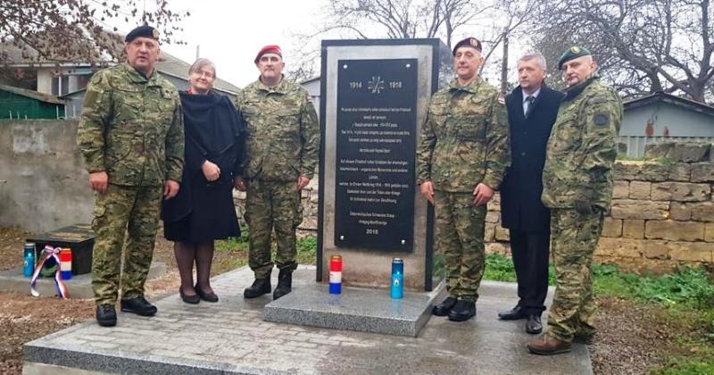 (PREŠUĆENA POVIJEST) POKOLJ HRVATA U ODESI Predstavnici HVIDR-e NZI-NZZ položili vijence na spomen-obilježje poginulim hrvatskim vojnicima iz Prvog svjetskog rata u Ukrajini