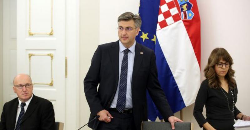 PLENKOVIĆ ŽELI NAĆI RJEŠENJE 'Zovu nas roditelji i pitaju do kada djeca neće ići u školu'