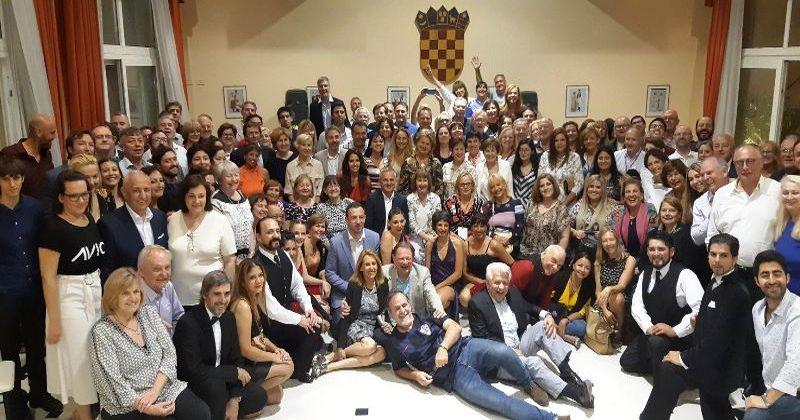 (JUŽNA AMERIKA/ARGENTINA) JAK ANGAŽMAN DOMOVINSKIH INSTITUCIJA U POVEZIVANJU S DIJASPOROM Dao Bog, da se ova lijepa suradnja nastavi i da tako bude uvijek