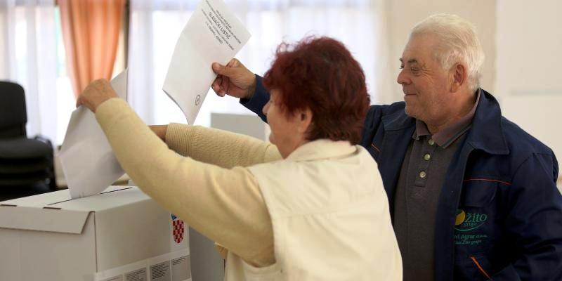 PREDSJEDNIČKI IZBORI U REPUBLICI HRVATSKOJ Birat će se u 47 država na 124 biračka mjesta. U Njemačkoj na 17 mjesta