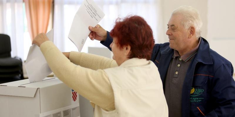 HRVATSKA U NEDJELJU BIRA PREDSJEDNIKA/CU U inozemstvu se bira u 47 zemalja, na 124 biračka mjesta, trećina ih je (44) u Bosni i Hercegovini. Izađite na izbore!