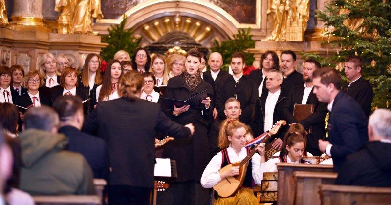 U SALZBURGU Održan koncert tradicionalnih hrvatskih božićnih pjesama s područja Dalmacije