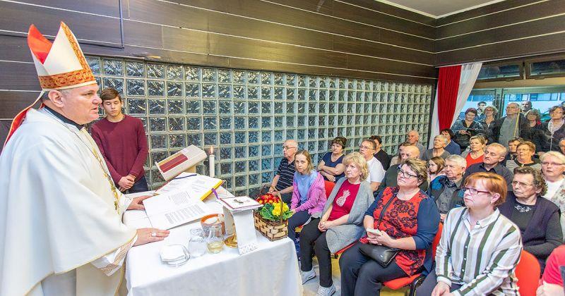 MISNO SLAVLJE U LJEČILIŠTU TOPUSKO Biskup molio za bolesne, ali i za njihove bližnje koji često trpe i nose veliki križ