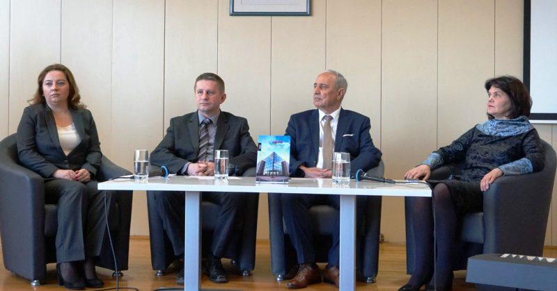 PREDSTAVLJEN HRVATSKI ISELJENIČKI ZBORNIK Prema hrvatskim statistikama, u Irsku odselilo 6.635 Hrvata, a prema irskim tamo je posao zatražilo 25.840 državljana RH