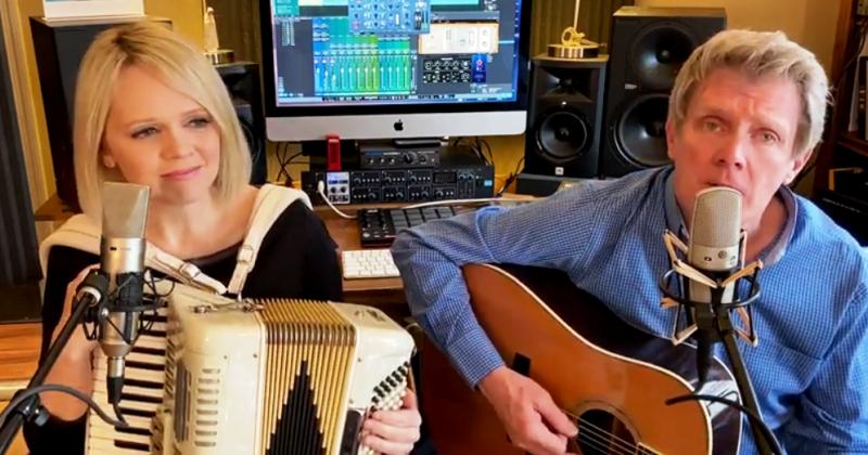 (VIDEO) DAVID AND TAJCI Here is a perfect song for your Valentine's Day