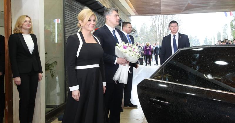 ZAVRŠILA SVEČANOST INAUGURACIJE Milanović ispratio Grabar-Kitarović cvijećem i poljupcem