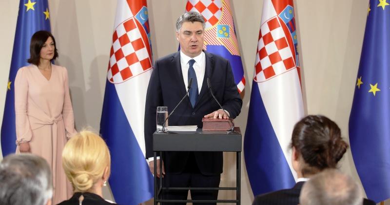 (NJEMAČKA) ANALIZA GOJKA BORIĆA Preživjeli smo inauguraciju i pjevanje himne. Sad se pitamo: što će o tome reći stranci iz zemalja u kojima se velikim paradama i slavljima uveličavaju nacionalni praznici?