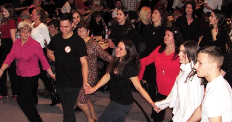 (FOTOGALERIJA) ODRŽANA 15. LIČKA VEČER U STUTTGARTU Najveće zavičajno okupljanje Ličana u Baden-Württembergu