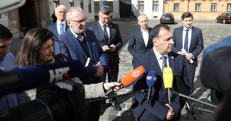 U HRVATSKOJ 49 ZARAŽENIH VIRUSOM Ministar Beroš potvrdio - dva djelatnika KB Dubrava pozitivna na test koronavirusa; Plenković: KB Dubrava postaje respiratorni centar