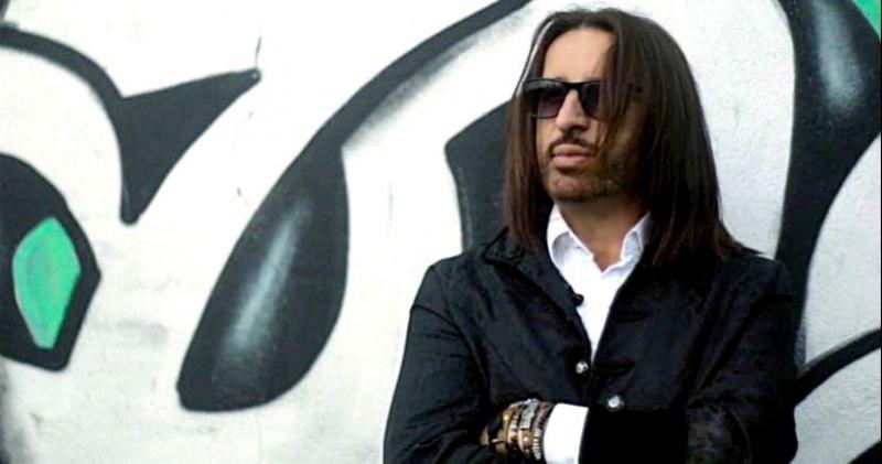 (VIDEO) PJEVAČ MLADEN BURNAĆ POSLAO PORUKE PODRŠKE U BORBI PROTIV KORONAVIRUSA 'Izaći će sve to na dobro, samo treba još strpljenja i samo bez panike'