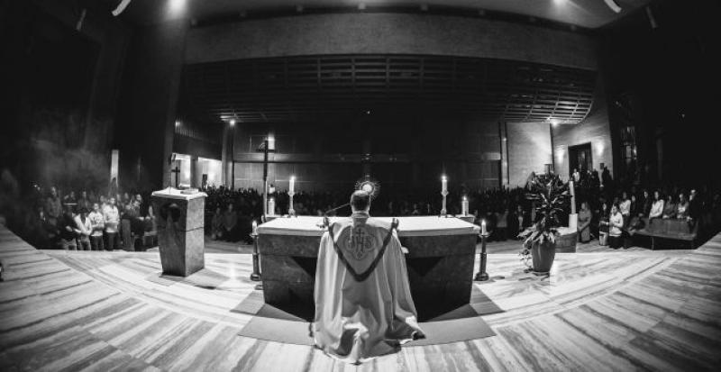 (VIDEO) LIVE STREAM VJERONAUKA DON DAMIRA STOJIĆA Tema je - koronavirus