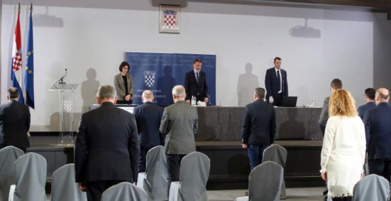 (FOTO) POVRATAK U POVIJESNI PODRUM Pogledajte kako zasjeda Sabor pod posebnim uvjetima, u najvažnijem hrvatskom podrumu