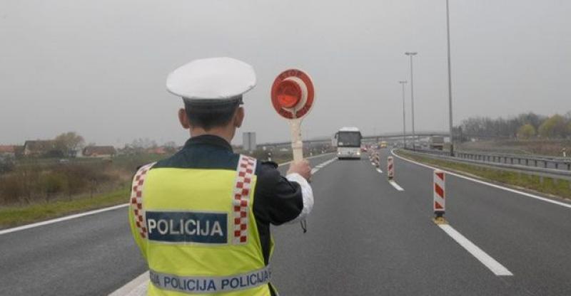 'MOJE FINANCIJE NE PITAJU ZA VIRUS' Policajka na Facebooku nudila prijevoz onima bez propusnica