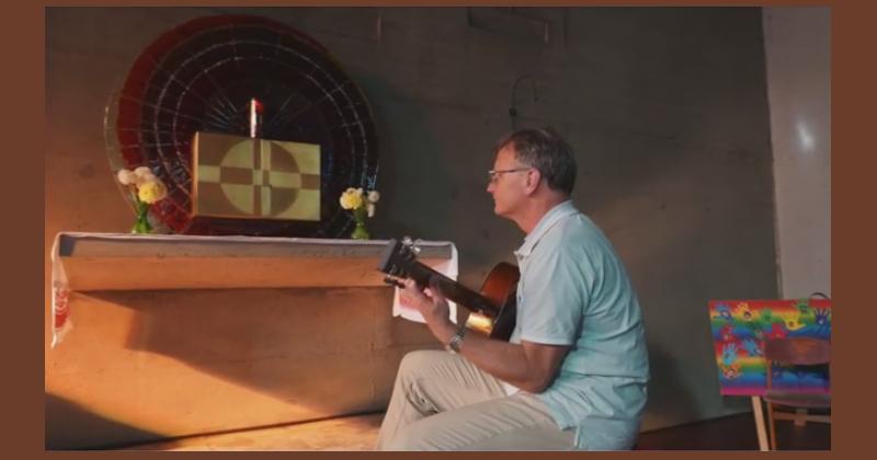 USKRSNA PORUKA FRA JOSIPA PASARIČEKA IZ GRAZA Utkana u pjesmi s refrenom koji je teško izbaciti iz uha. Poslušajte