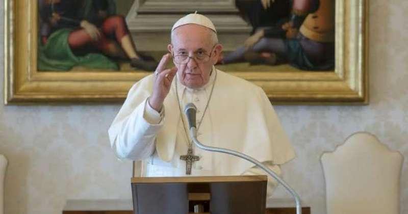 (VIDEO) IZRAVNO IZ VATIKANA Papa Franjo na pandemiju odgovorio blagoslovom. Podijelite ovu blagodat sa svojom obitelji i prijateljima!