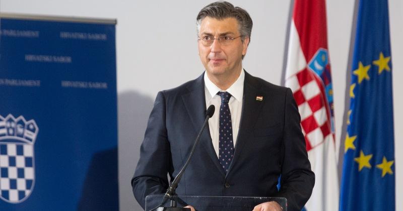 ANDREJ PLENKOVIĆ Ulazimo u razdoblje koje traži zajedništvo, samodisciplinu i strpljivost svih, od najmlađih do najstarijih