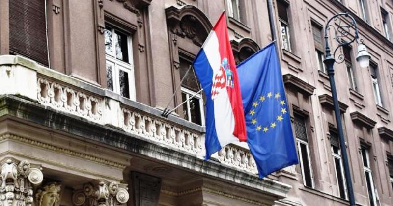 MOLE SE HRVATI IZVAN REPUBLIKE HRVATSKE DA ZBOG KORONAVIRUSA ODGODE SVA PUTOVANJA DO DALJNJEGA Ministarstvo je ovaj poziv objavilo uoči uskrsnih blagdana