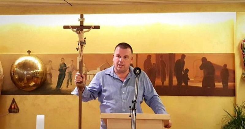 ZAŠTO NEPRIJATELJ ŽELI RAZORITI NAŠE ZAJEDNICE, CRKVU, OBITELJI? Zbog onog što se krije u tom zajedništvu!