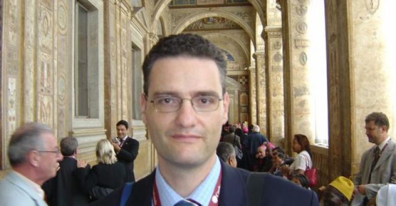 VICE BATARELO Postoji jedna opća zabluda u Hrvatskoj osobito među nekima koji se osjećaju kao katolici, konzervativci i domoljubi, da je biti 'moderan' nekako 'in'