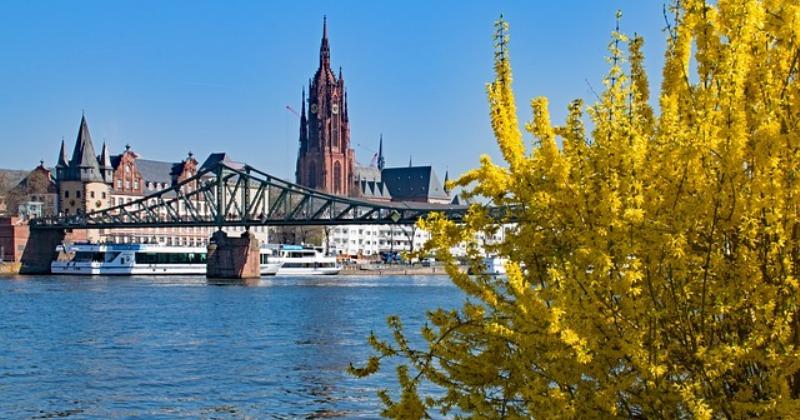 OSTANIMO ODGOVORNI Najmanje 107 ljudi zarazilo se koronavirusom na misi u baptističkoj zajednici u Frankfurtu