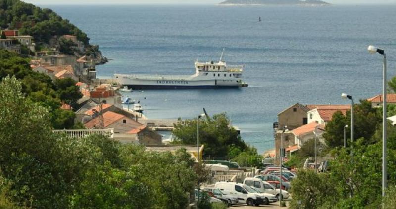 (FOTOGALERIJA) RAZGLEDNICA S OTOKA Sto duša, jedan dućan i nula korone – Tu treba pobjeći!