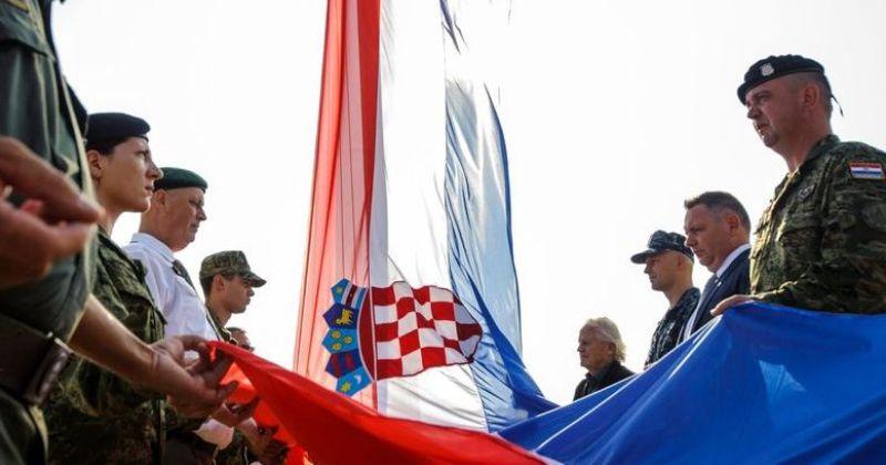 DRAGI ČITATELJI, DRAGI HRVATI U DOMOVINI I SVIJETU, SRETAN VAM DAN DRŽAVNOSTI REPUBLIKE HRVATSKE Nakon gotovo dva desetljeća, opet se slavi 30. svibnja