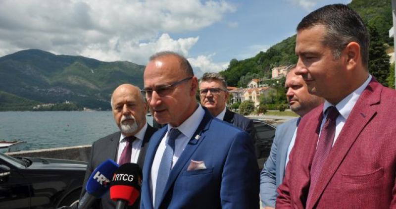 HRVATSKI ŠEF DIPLOMACIJE U KOTORU I TVITU Hrvati na ovim prostorima su primjer kako možemo raditi zajedno i možemo biti čimbenici europskih vrijednosti