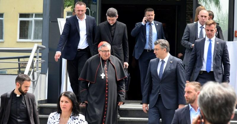 U VUKOVARU OTVOREN URED ZAKLADE VRHBOSANSKE BISKUPIJE Kardinal Puljić: 'Zaklada je ohrabrenje za naš opstanak i budućnost u BiH'
