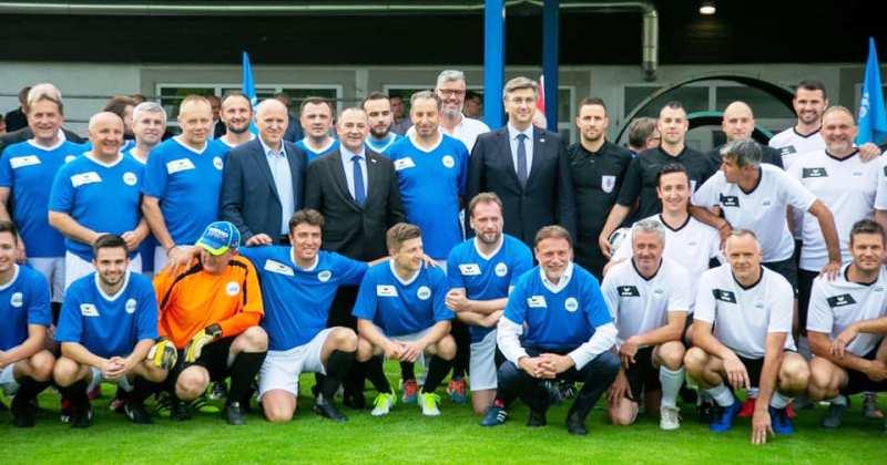 'SVE ZA HRVATSKU, HRVATSKU NIZAŠTO!' Pogledajte kako je bilo na zagrebačkom Jarunu na obilježavanju 31. obljetnice osnutka HDZ-a