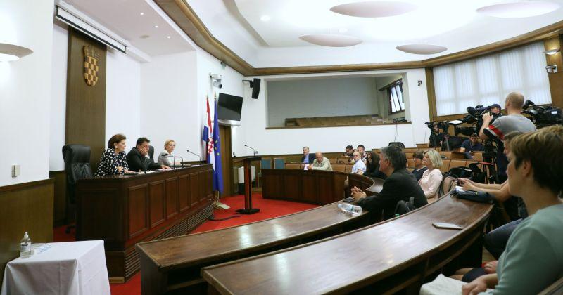 IZBORI U REPUBLICI HRVATSKOJ Za 151 mjesto u Saboru natječe se 2669 kandidata,  izbornih lista 15 više nego prije četiri godine