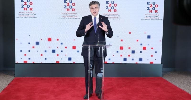PLENKOVIĆ KOMENTIRAO 'SREDNJI PRST' KOLINDE GRABAR - KITAROVIĆ 'Pravi problem je Škoro'