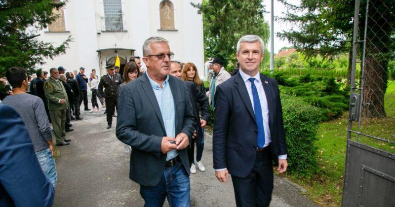 IZBORI 2020. Tugomir Majdak, državni tajnik u Ministarstvu poljoprivrede iz Sunje uputio video poruku glasačima, poslušajte