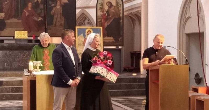 (FOTOGALERIJA) OPROŠTAJ OD SESTRE DUBRAVKE NAKON 25 GODINA DJELOVANJA Teško je bilo izreći i zahvaliti za sve dobro što je učinila za sve uzraste