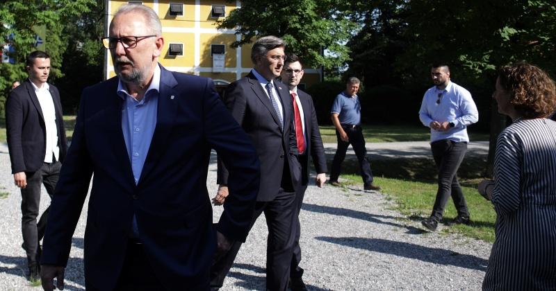 PREDIZBORNI SKUP HDZ-a U ZAPREŠIĆU Plenković o susretu s Đokovićem: 'To nije bliski kontakt, nadridoktori me ne zanimaju'