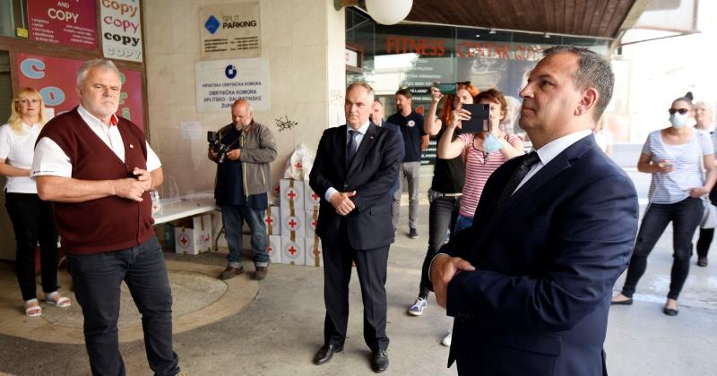 MINISTAR ZDRAVSTVA BEROŠ Preko 92 posto novooboljelih mlađih od 60 godina je bez kliničkih simptoma, još nema potrebe za težim mjerama