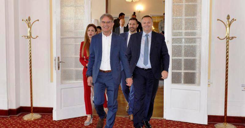 U HRVATSKOJ BORAVI 760.000 TURISTA 'Gotovo svi Nijemci koji su lani u srpnju bili u Splitsko-dalmatinskoj županiji, došli i ove godine