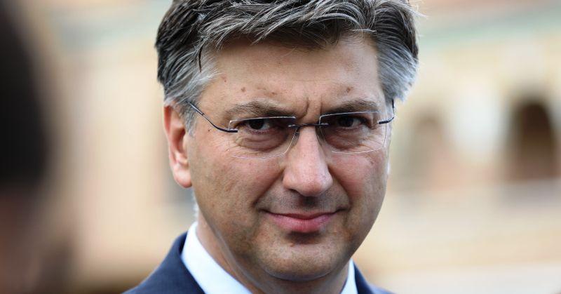 PLENKOVIĆ ČESTITAO DAN POBJEDE I DAN BRANITELJA 'Oluja je bila pravno legitimna, vojno neizbježna i politički nužna'