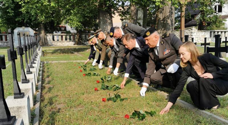 Odana počast poginulim hrvatskim vojnicima na vojnom groblju Lagiewniki