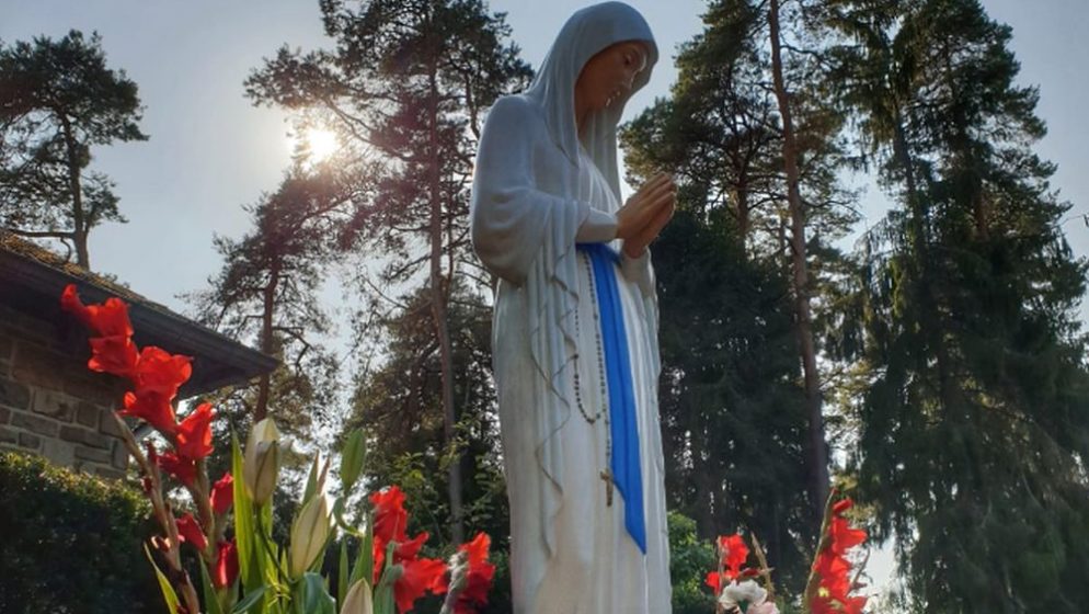 (FOTO) Hrvati iz Njemačke, Belgije, Nizozemske i Luxemburga hodočastili Djevici Siromaha u Banneuxu