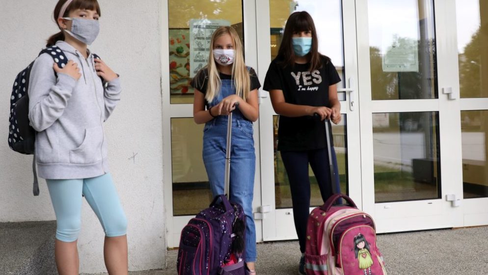 U Hrvatskoj počela nova školska godina, učenici pod maskama